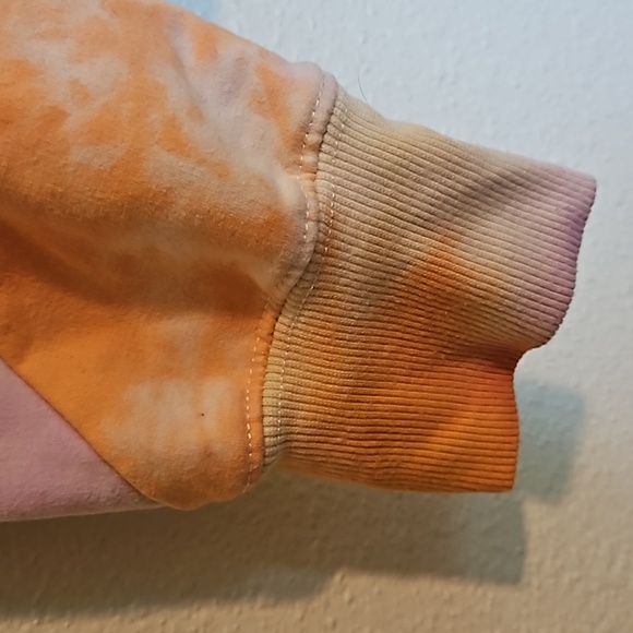 Wildfox Sz.M Tie Dye crew neck sweatshirt - Picture 4 of 5